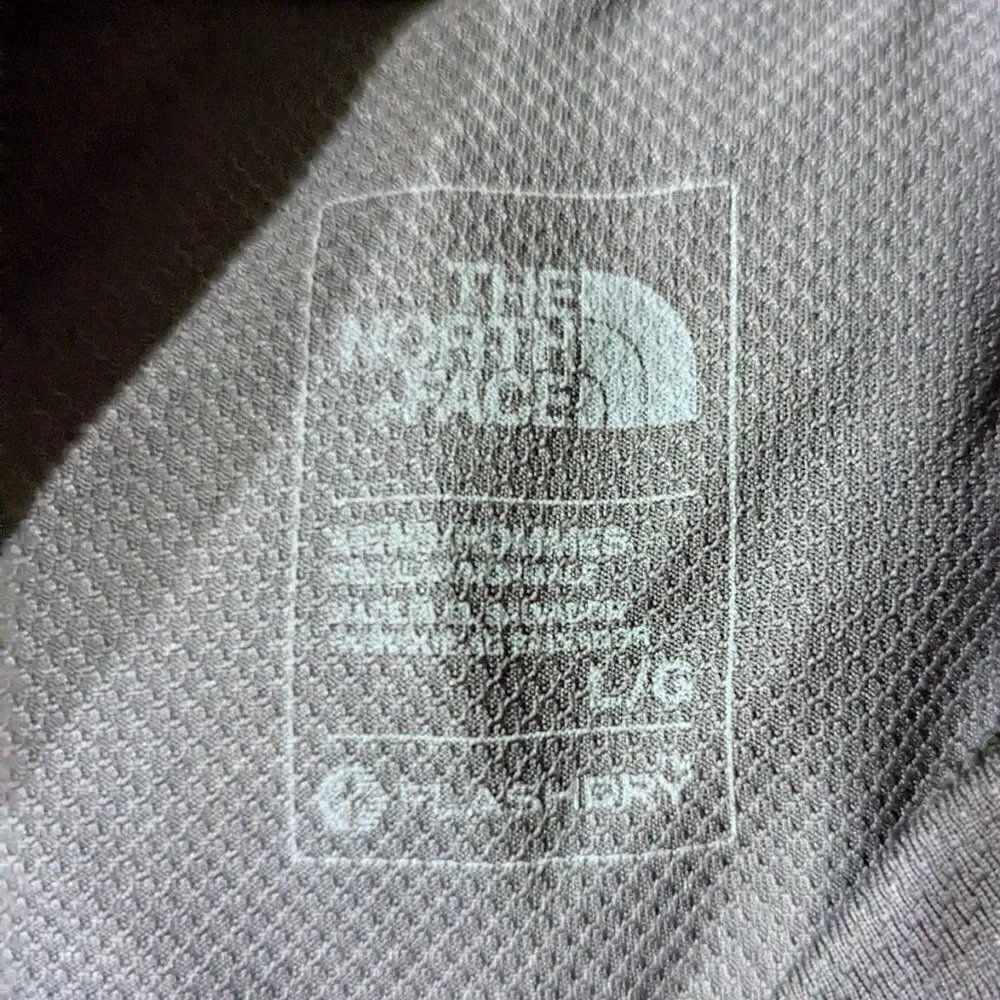 ‎North Face V neck T shirt